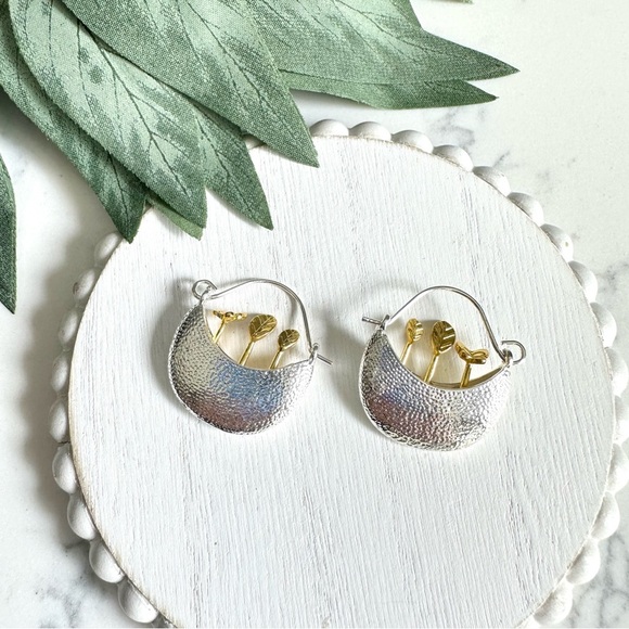 2/$30🌵 Garden Tote Plants Earrings Silver & Gold Butterfly Leaf Delicate NEW - Picture 6 of 11